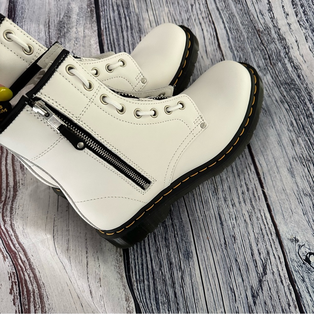 BNIB Dr. Marten’s 1460 Double Zip White Sendal Full Grain Leather Boots - Picture 5 of 12